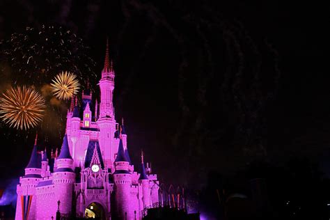 Cinderella Castle Fireworks by AmazingPumpkins on DeviantArt