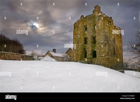 Scottish castles winter snow hi-res stock photography and images - Alamy