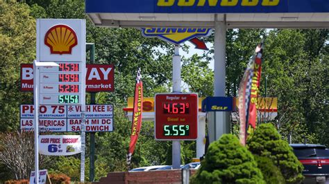 Gasoline, diesel prices rise to another record amid rampant inflation