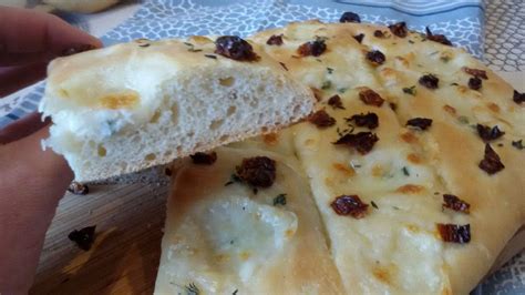 Fougasse aux tomates séchées et mozzarella Ma vitrine à délices