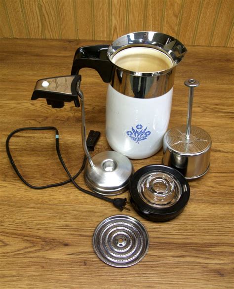 Corningware Ten Cup Cornflower Blue Electric Coffee Pot Percolator W