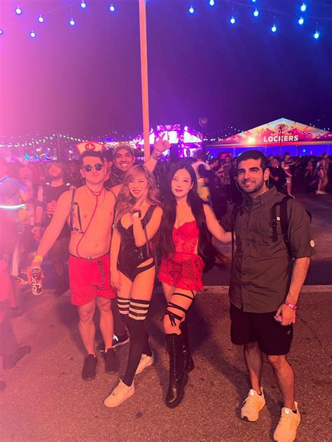 Leena Xu On Twitter My Rave Bae And Some League Players 🥳