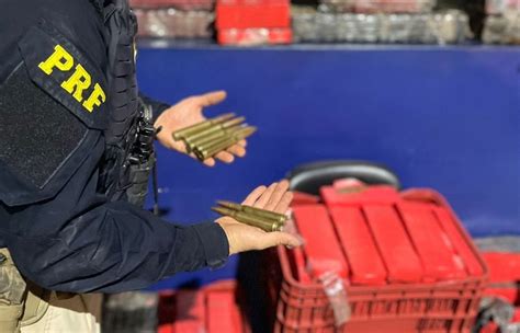 Pol Cia Apreende Na Fronteira Muni O E Carga De Maconha