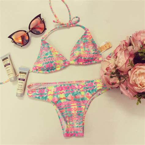 mẫu bikini đang sốt xình xịch thu hút chị em