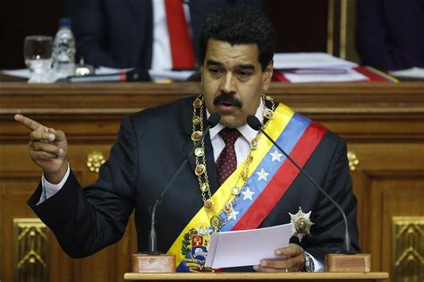 Venezolano Maduro modifica gabinete económico descarta devaluación del