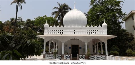 1 Mausoleum Lalon Shah Images, Stock Photos, 3D objects, & Vectors ...