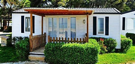 5 Common Exterior Mobile Home Repairs (& How to Handle Them!)