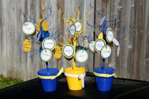 15 Ideas for Awesome Blue & Gold Centerpieces ~ Cub Scout Ideas