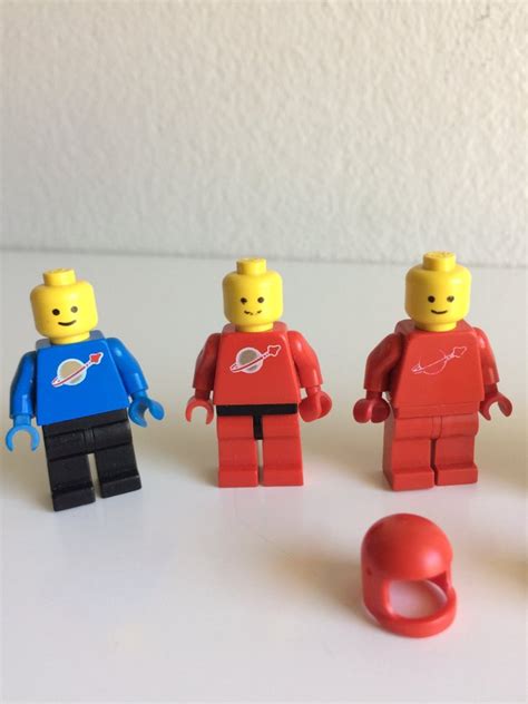 Se produkter som liknar Lego gubbar från 80 talet Ry på Tradera