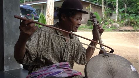 Rabab Minang Mak Buyuang Ucin Alat Musik Kesenian Ranah Minang Youtube