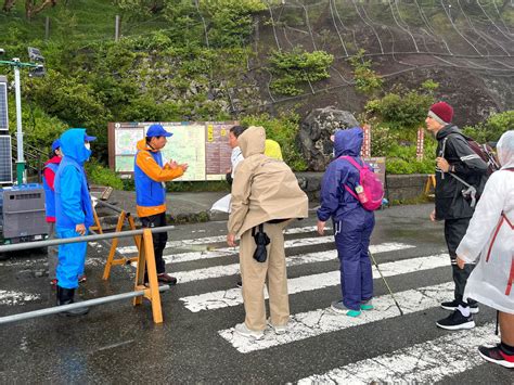 マナー違反、迷惑行為続出 富士登山者数急増でみえてきた課題｜あなたの静岡新聞｜深堀り情報まとめ〈知っとこ〉