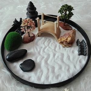 Jardin zen Icnbuys avec lot d accessoires et outils pour réaliser votre