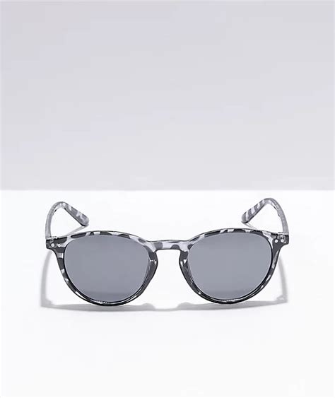 Empyre Modern Tort Round Sunglasses