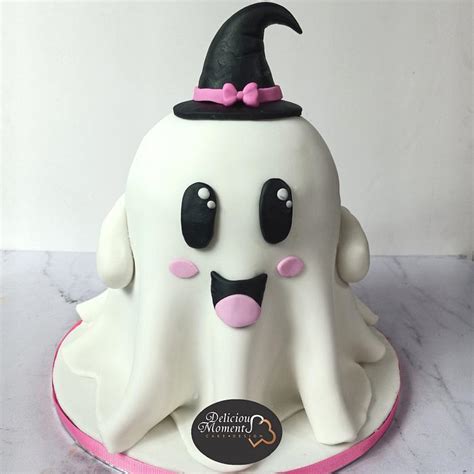 Ghost Cake - Decorated Cake by Deliciousmomentscake - CakesDecor