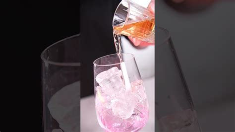 Джин Gin Lockwood Blooming Pink 0.5 л (Джин Локвуд Блумин Пинк), купить ...