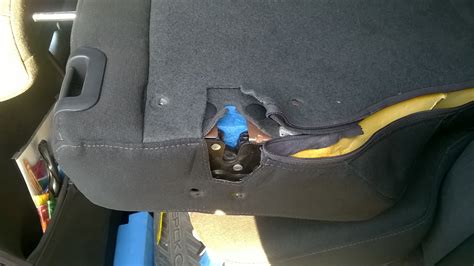 Снятие заднего сиденья Ниссан Кашкай-доступное видео