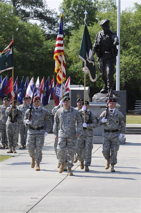 Maj Gen Linder Assumes Command Of The Us Army John F Kennedy