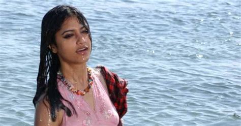 Mamatha Mohandas Hot Navel Photos Online Hot World