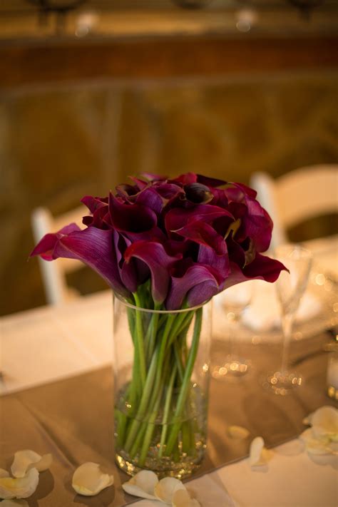 Modern Calla Lily Centerpiece Calla Lily Centerpieces Lily Centerpieces Purple Calla Lilies