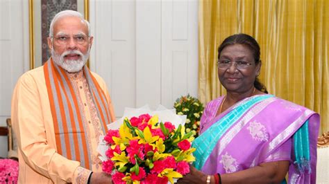 PM Modi Meets President Droupadi Murmu On Occasion Of Diwali