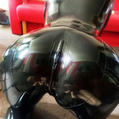 Latex Rubber Doll Alice Hellwood Play With New Vibrator Toy In Latex Catsuit Shemale Porn