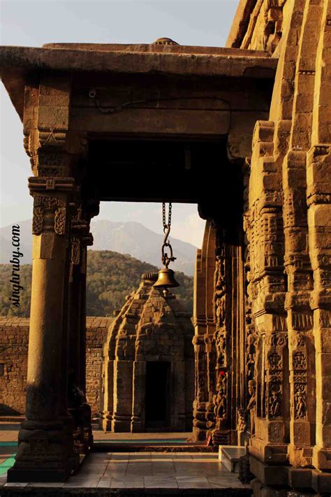 No Dussehra and No Goldsmith In Baijnath - Life and Its Experiments