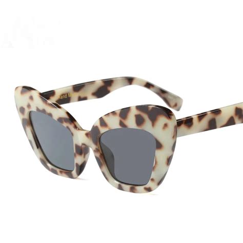 2018 New European Style Women Oversized Cateye Sunglasses Popular Thick