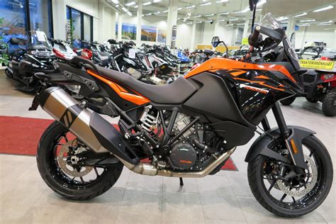 KTM 1090 Adventure 2017 uutuus 1 100 cm³ 2017 - Joensuu - Motorcycle ...