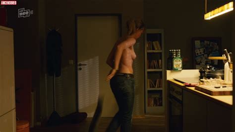 Naked Lisa Wagner In Kommissarin Heller Verdeckte Spuren