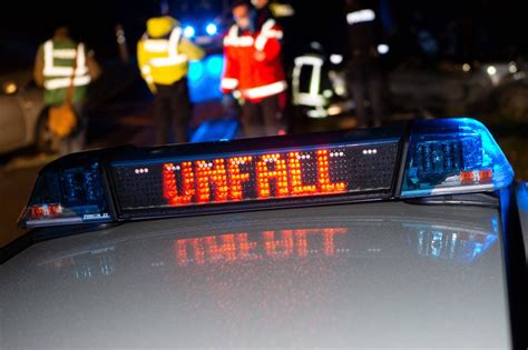 A46 in NRW Schwerer Lkw Unfall Mega Stau bei Düsseldorf DerWesten de