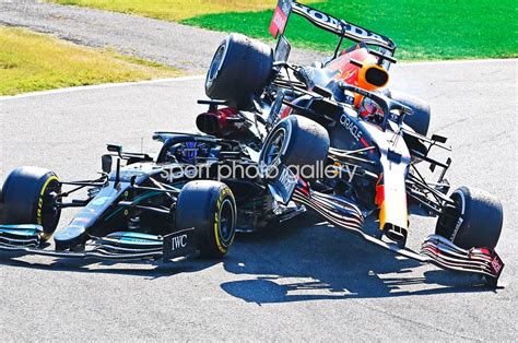 Max Verstappen & Lewis Hamilton Crash Italian Grand Prix 2021 Images ...