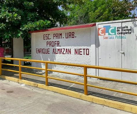 Suspenden clases en primaria por maestra con Covid Código San Luis