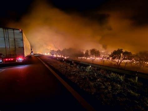 Un Cami N Se Incendi En La Ruta Y El Fuego Se Propag Por La