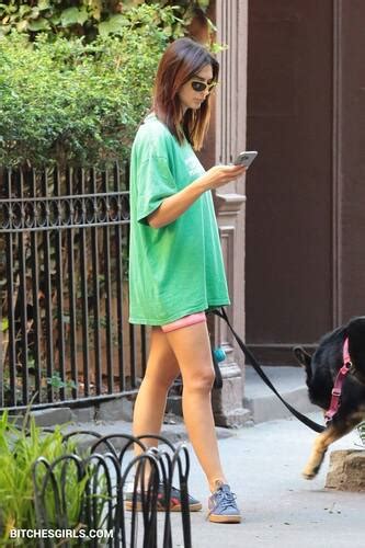 Emily Ratajkowski Nude Celeb Officialemilyratajkowski Celeb Leaked Nude Pics The Fappening