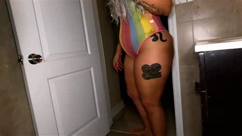 Megan Watches Me Pee For Mobile Amateur House 2 For Mobile Clips4sale