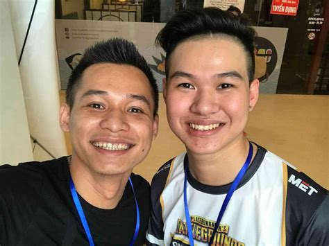 Rambo Cao Lãnh Từ quá khứ báo thủ đổi đời thành hot streamer triệu view nhờ Độ Mixi dìu dắt