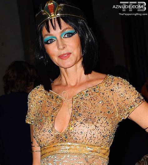 Heather Graham Sexy Seen Flashing Her Nude Tits At The Annual Halloween Party In New York City