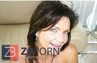 Deauxma Deep Throats A Salami ZB Porn