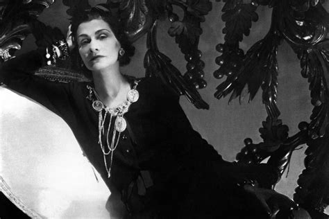 Les Guerres De Coco Chanel Sous Les Ors Du Succ S Les Ombres De