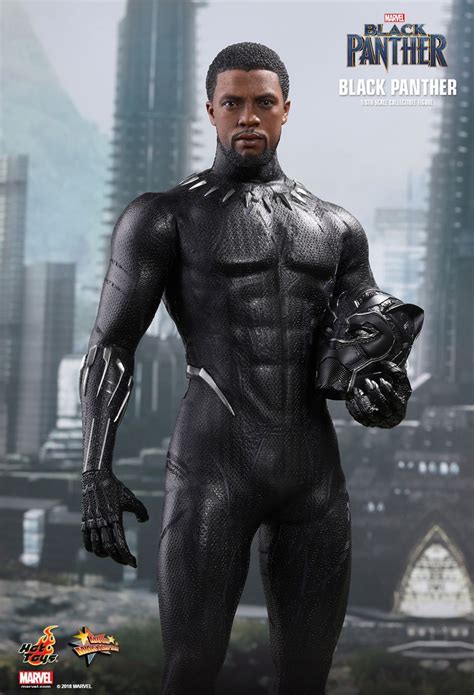Black Panther Hot Toys Collectible Figure Is So Hot It Glows