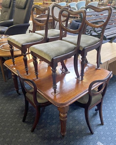 VICTORIAN WINDOUT TABLE 6 CHAIRS Southgate Auction Rooms