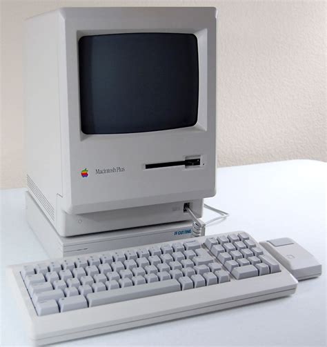 Apple Mac Plus 1985 Apple Computer Old Computers Apple Macintosh