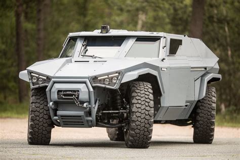 Frances Arquus Unveils Scarab E A Hybrid Armored Vehicle That Moves