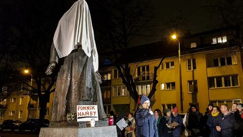 Gda Sk Kolejny Protest Pod Pomnikiem Ks Jankowskiego Wiadomo Ci