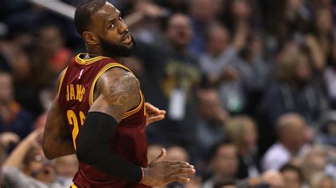 Buzz Déjeuner Lebron James Et Son Shoot Fabuleux