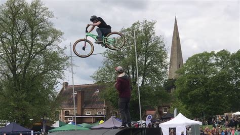 Amazing Bmx Bike Exhibition Acrobatics Bmx Bikes Bmx Acrobatics