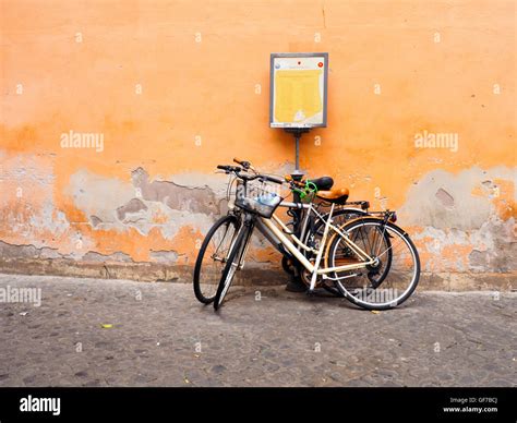 Rome Trastevere Cycle Hi Res Stock Photography And Images Alamy