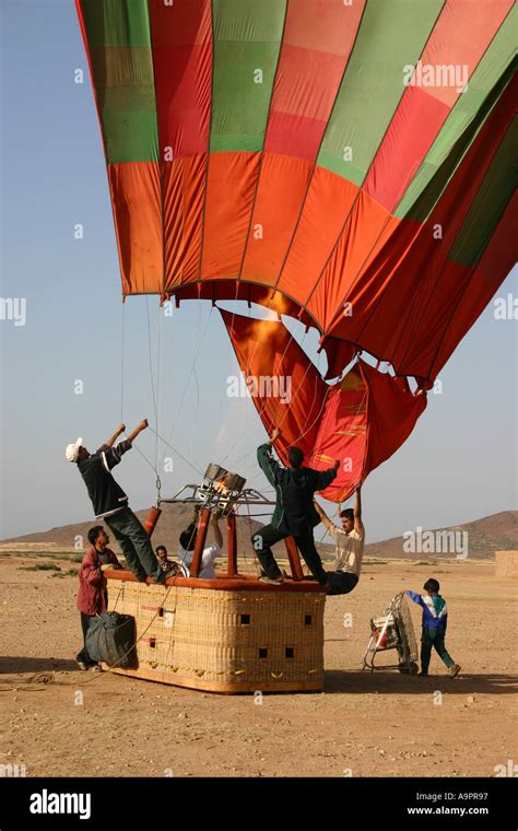 Preparing For Flight Hot Air Balloon With Basket Stock Photo Alamy