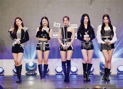 ITZY makes first stop in Manila for world tour | Philstar.com