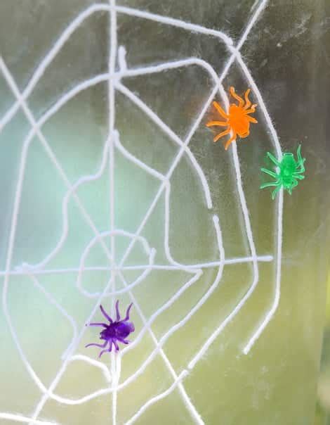 Not-So-Spooky Halloween Craft: Giant Sticky Spider Webs | Play | CBC Parents